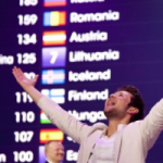 Ell wins Eurovision 2011 on stage