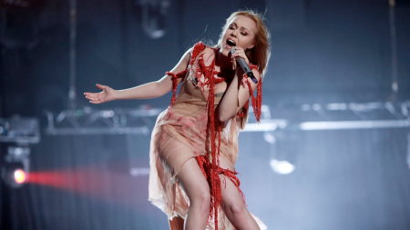 Alyosha on stage at ESC 2010 (picture: eurovision.tv)
