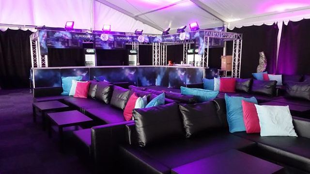Delegations could lounge around on the sofa beds above the EuroClub main floor (Photo: Lina Åhman, SVT)